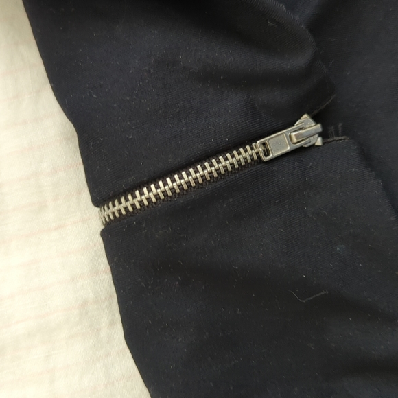 NWT Mixed media crop top with overlap v front by Bebe - Picture 4 of 4